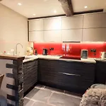 בית נופש The Curious Orange